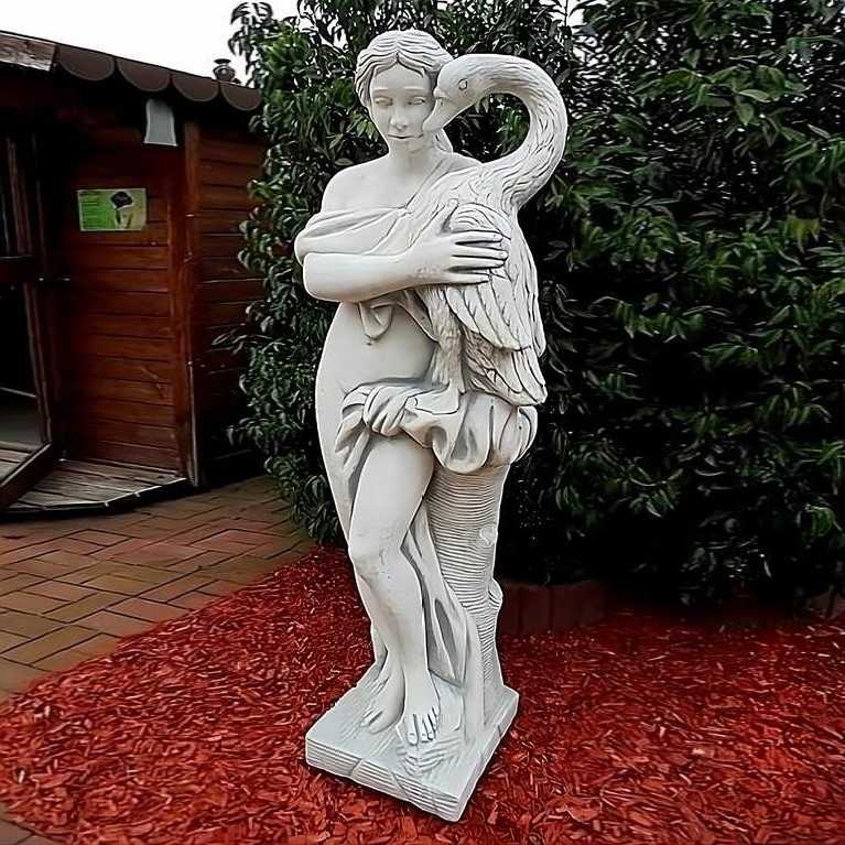 Figura Kobieta z Łabędziem