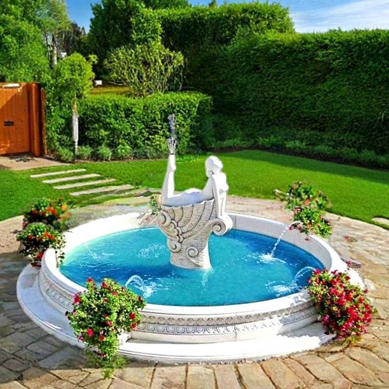 Zestaw Kobieta pozująca w muszli + Oczko Sofia